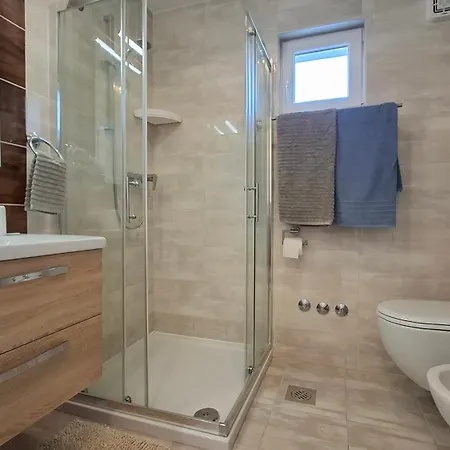 Brajde Krk, Pinezići