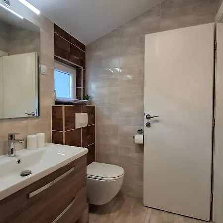 Brajde Krk, Apartament *
